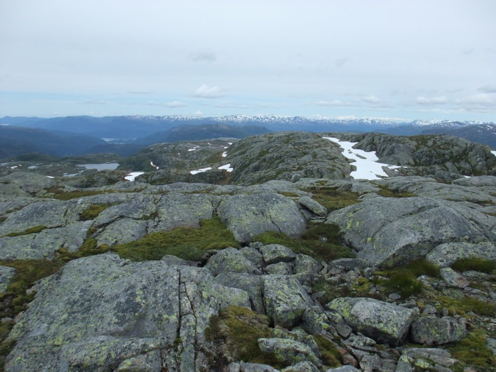 overmotbljanuten1086m10meterlavereenmidtnuten.jpg