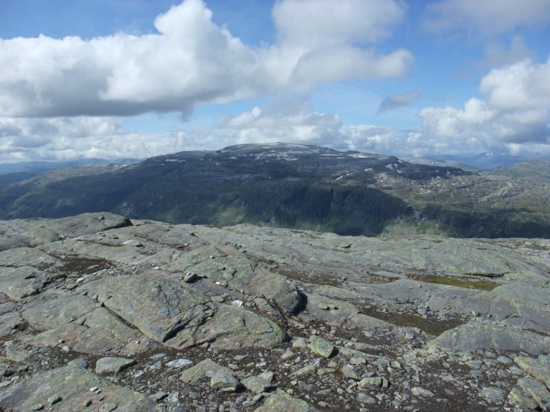 dennesteplistakyrkjenuten.jpg