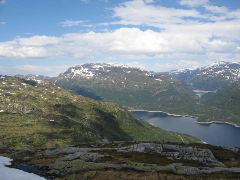 kyrkjenuten2.jpg