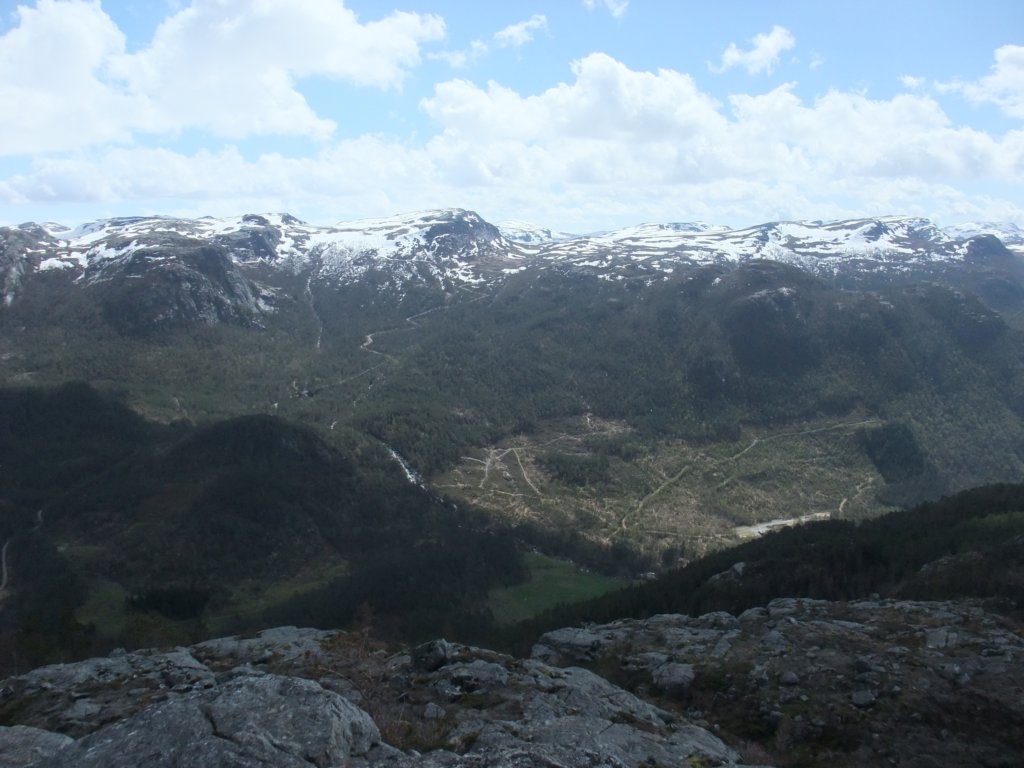 fjellveientilmlandsvatnet.jpg